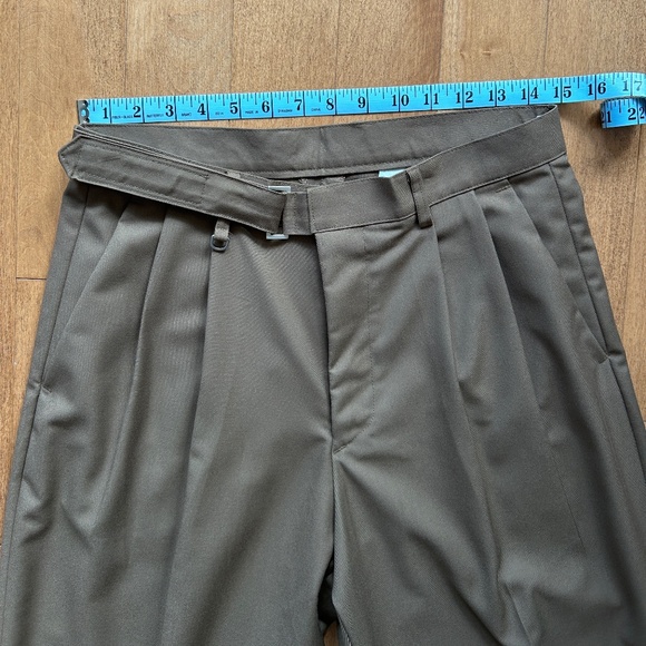 Estudio Niksen Answer Velcro Strap Pintuck Pants - Picture 3 of 9